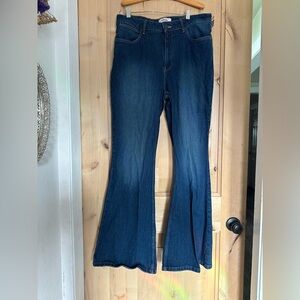 Wrangler High Rise Fierce Flare Jeans